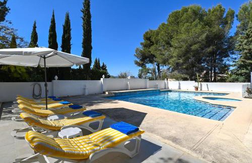Montgo de Toscamar Villa | Relax at Basilmary: Family-Friendly with Pool Access