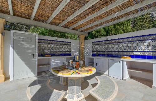 Montgo de Toscamar Villa | Relax at Basilmary: Family-Friendly with Pool Access
