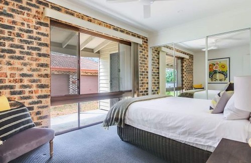 Basin View House | Experience Jervis Bay: Basin Retreat with Spa & Lake Views