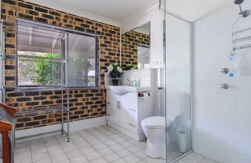 Basin View House | Experience Jervis Bay: Basin Retreat with Spa & Lake Views
