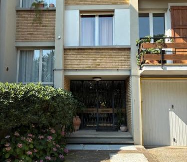 San Lazzaro di Savena Bed & Breakfast | Enjoy Oceanfront Bliss at BASISA Bed&Breakfast