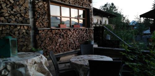 Ebbs House | Discover Basislager Kaiserhaus: Family-Friendly Getaway