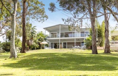 Green Point House | Relax at Green Point - Oceanfront Retreat Near the Lake