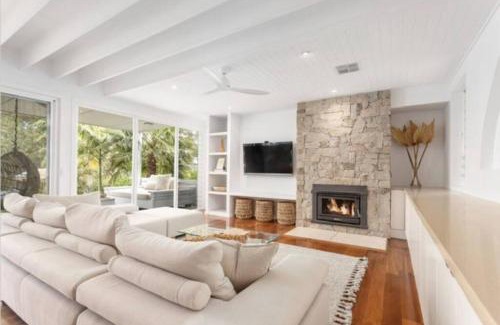 Green Point House | Relax at Green Point - Oceanfront Retreat Near the Lake