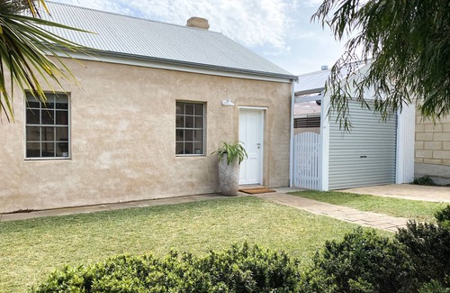 Waterhouse House | Prime Location Near Beach with Pool and Ocean Views