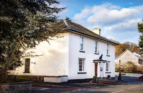 Clyro House | Top-Rated Baskerville House: Pet Friendly with Hot Tub