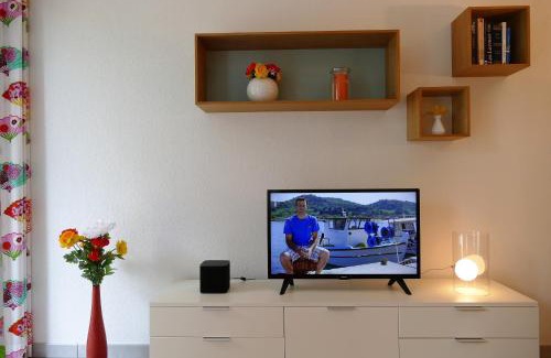 Cambo-les-Bains Apartment | Colorful BaskoParadis I Apt with Oceanfront Terrace