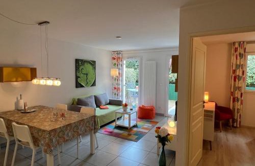 Cambo-les-Bains Apartment | Colorful BaskoParadis I Apt with Oceanfront Terrace