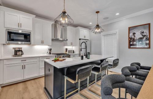 Berry Hill House | Discover Nashville Comfort at 426 E Iris Dr Unit 104