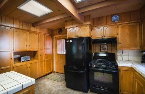 North Wawona House | Unforgettable Family Retreat at Bassett's Cabin
