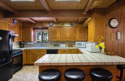 North Wawona House | Unforgettable Family Retreat at Bassett's Cabin
