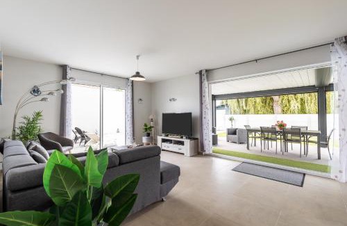 Ares Villa | Experience Oceanfront Bliss at Bassin d'Arcachon Hotel
