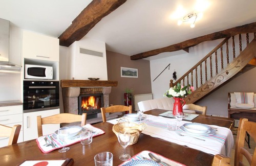 Bidarray House | Family-Friendly Bastanondo in Bidarray with Kitchen Amenities