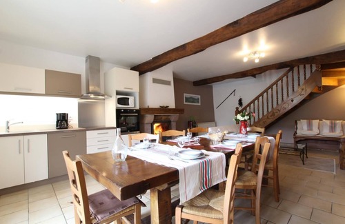 Bidarray House | Family-Friendly Bastanondo in Bidarray with Kitchen Amenities