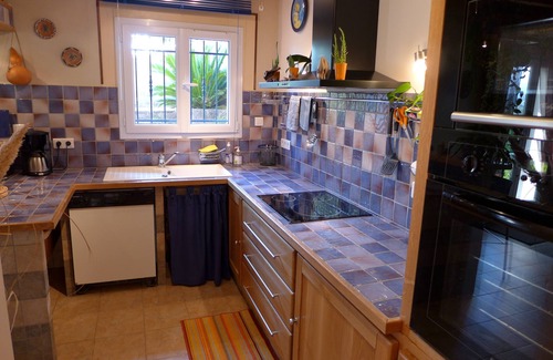 Bastelicaccia Villa | Beautiful Bastelicaccia Villa with Ocean View & Breakfast