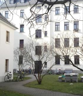 Mitte Apartment | Discover Bastians Herberge: Family-Friendly Retreat
