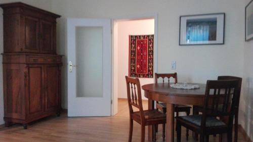 Mitte Apartment | Discover Bastians Herberge: Family-Friendly Retreat