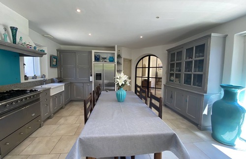 Nord House | Elegant Bastide with Heated Pool Near Historic Center