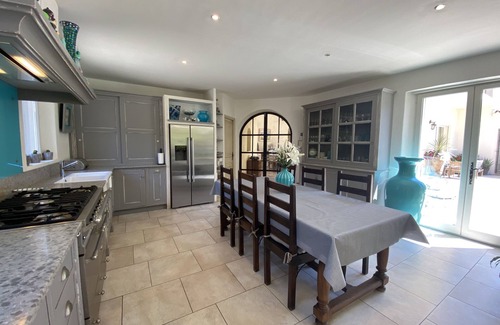 Nord House | Elegant Bastide with Heated Pool Near Historic Center