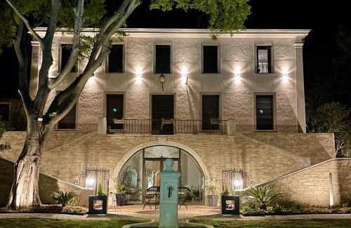 Aubagne Bed & Breakfast | Unforgettable Stay at Bastide Beaudinard with Ocean Views