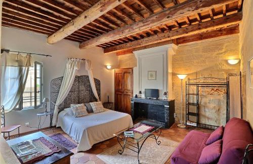Montaren-et-Saint-Mediers House | Inviting Bastide de la Treille: Pool & Oceanfront Escape