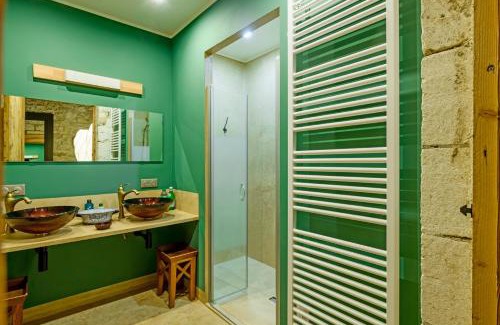 Avignon Bed & Breakfast | Oceanfront Bastide de Bellegarde - Guest Rated 9.8/10