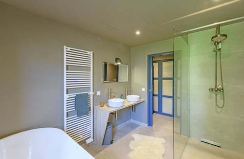 Avignon Bed & Breakfast | Guest Rated: 10/10 at Bastide de Bellegarde with Pool