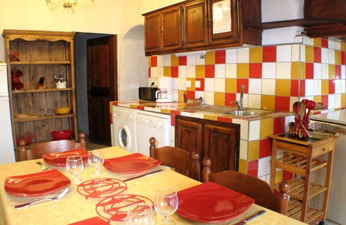 Apt Cottage | Inviting Bastide de la Peyrolière Gite with Pool & Kitchen