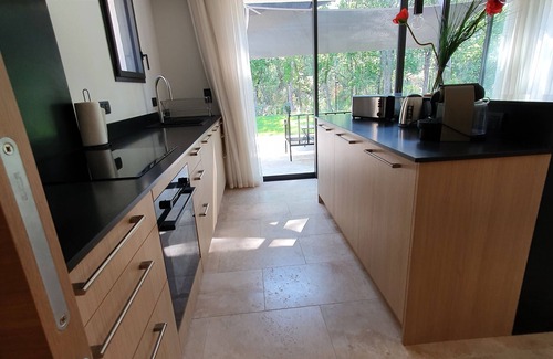 Gordes Villa | Gordes Getaway: 10/10 Stay with Pool & Family Amenities