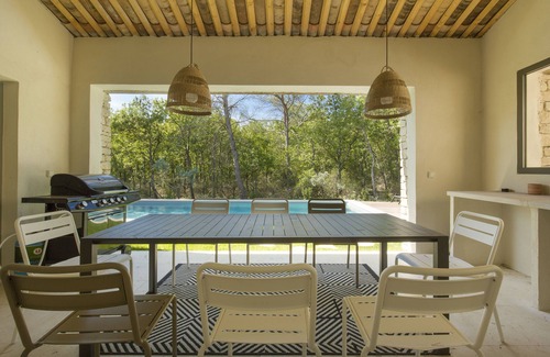 Gordes Villa | Gordes Getaway: 10/10 Stay with Pool & Family Amenities