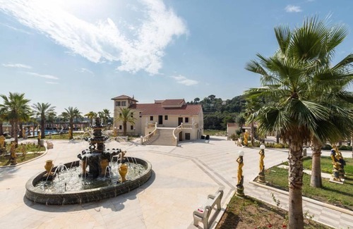 Antibes Villa | Elegant Bastide Luxe: A 4-Star Retreat with Pool & Kitchen