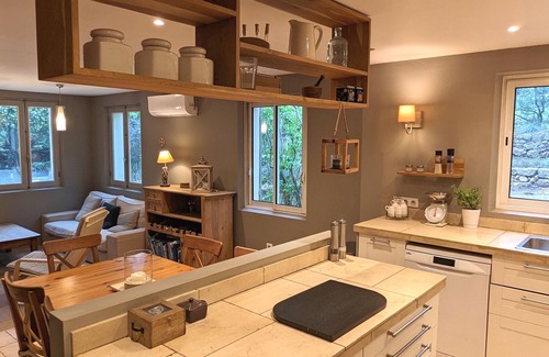 Jouques House | Discover Bastide Provençale With Pool and Ocean Views