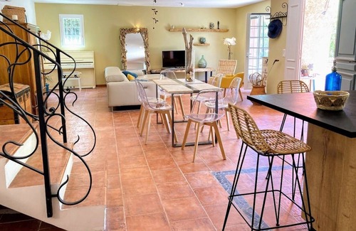 Puget-sur-Argens Villa | Charming Bastide Provençale with Pool Near Frejus Beaches