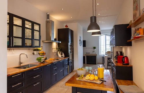 Le Pradet House | Cozy Bastide Provencale Near the Beach with Ocean Views