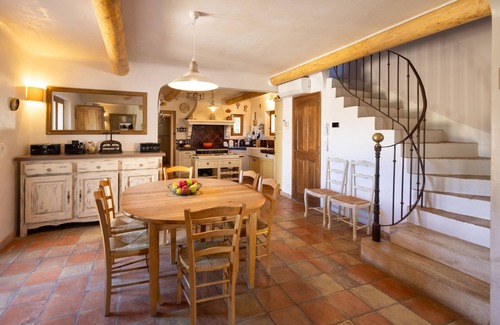 Apt Villa | Heated Pool Retreat in Luberon Provençal - Guest Rated 10/10