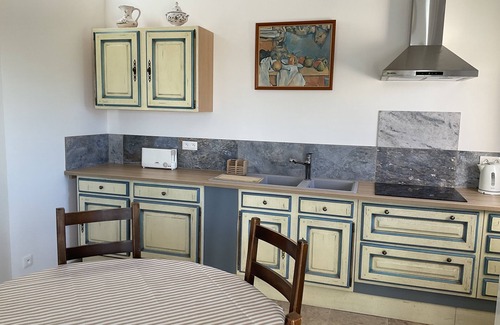 Cabrieres-dʼAigues House | Discover Bastidon au Cœur du Lubéron with Pool & Family Perks