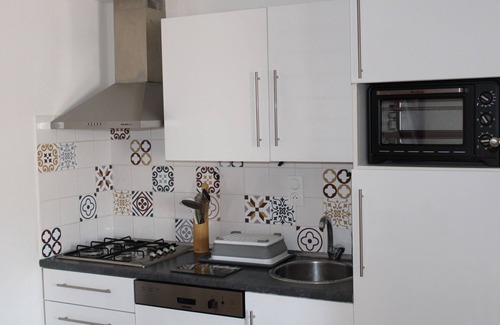 Mollans-sur-Ouveze Apartment | Top-Rated BASTIDON Climatisé with Pool and Pet-Friendly Perks