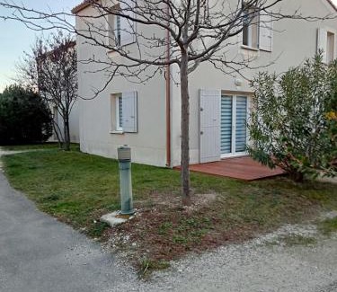 Aubignan House | Stunning Bastidon en Provence with Pool and Ocean Views