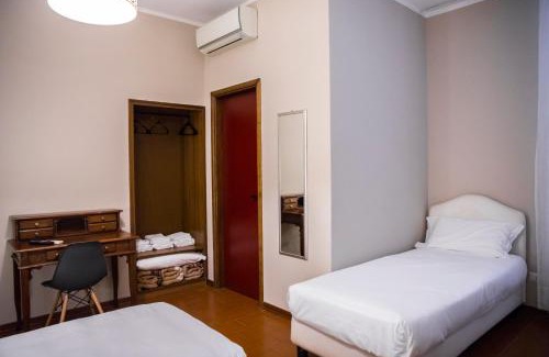 Fiorenzuola d'Arda Hotel | Pet-Friendly Bastimento: Family Retreat with Dining Options