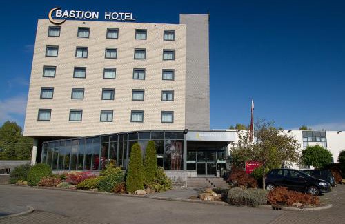 Zoetermeer Hotel | Relax at Bastion Hotel Zoetermeer with Pool & Family Dining