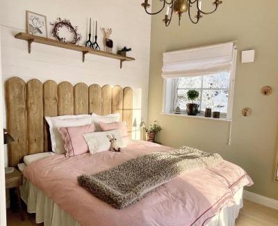 Uppsala Bed & Breakfast | Beachfront Bastuviken Bed and Breakfast with Ocean Views