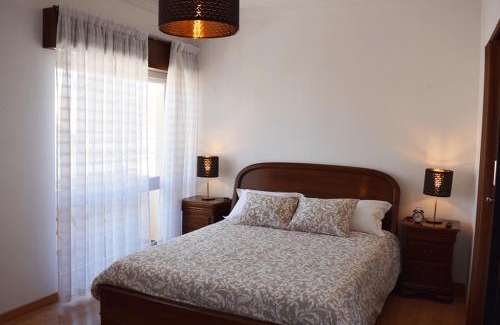 Cartaxo Bed & Breakfast | Cozy Batalhoz House Bed & Breakfast with Family-Friendly Amenities