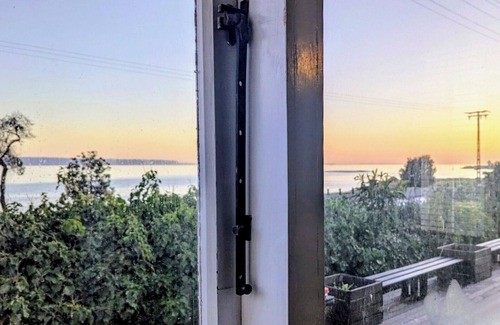 Westshore House | Batch at the Beach