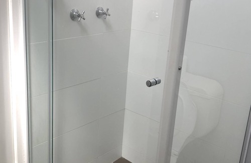 Bateau Bay Hotel | Discover Bateau Bay Hotel: Family-Friendly Dining & Comfort