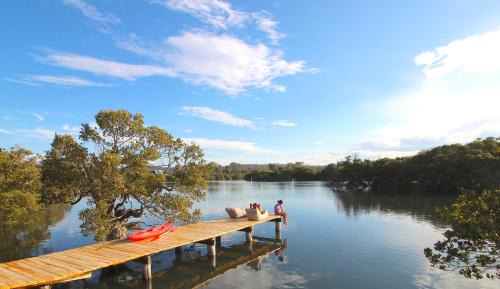 Batemans Bay Hotel | Relax at Batemans Bay Lodge - 5-Star Oceanfront Retreat