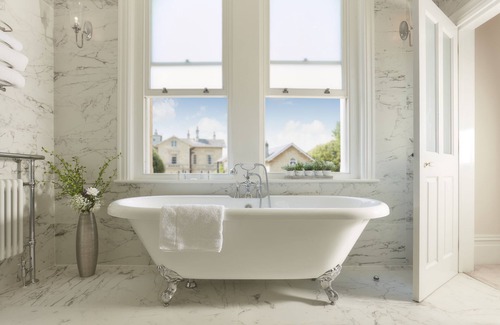 Newton St Loe Hotel | Discover Bathen House Boutique Hotel: 5-Star Elegance Awaits