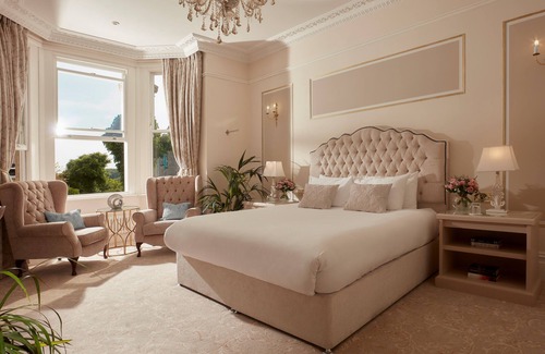 Newton St Loe Hotel | Discover Bathen House Boutique Hotel: 5-Star Elegance Awaits