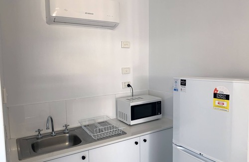 Moree Hotel | Family-Friendly Getaway at Baths Motel with Breakfast Included