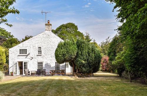 Palterton House | Bathurst Cottage: Family-Friendly Retreat with Perfect Score