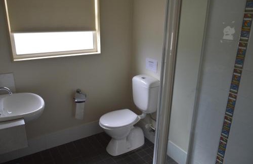 Mount Panorama Hotel | Discover BATHURST GOLDFIELDS MOTEL with Family-Friendly Amenities